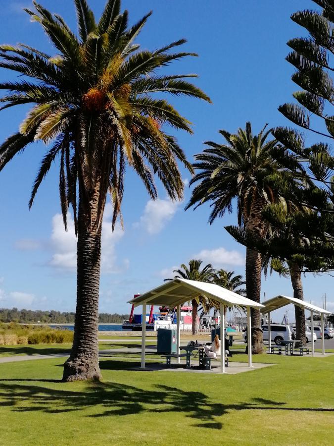 Banjo Paterson Motor Inn Lakes Entrance Dış mekan fotoğraf